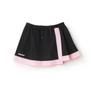 サイドヘムプリーツグラフィックスコート